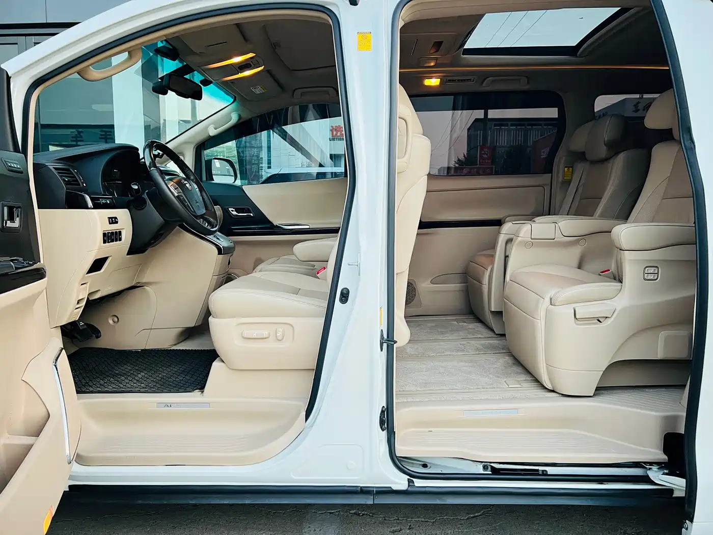 Toyota Alphard 2012 3.5L Luxury Edition фото 13