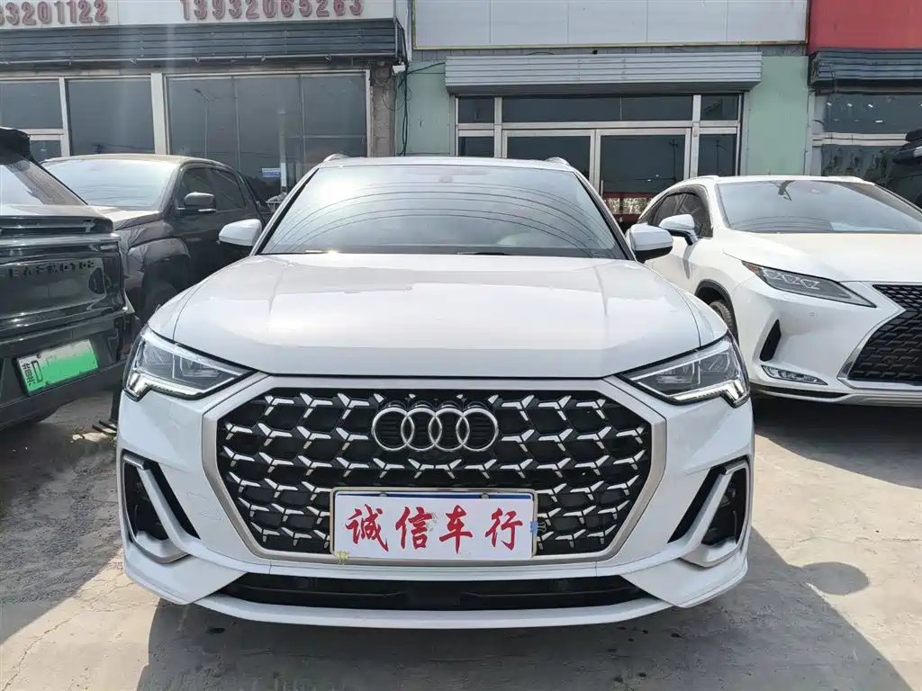 Audi Q3 2024 35 TFSI Fashion Sport фото 2