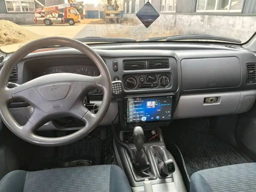 Mitsubishi Pajero Sport 2004 Model 3.0L Manual 4WD GLS фото 6