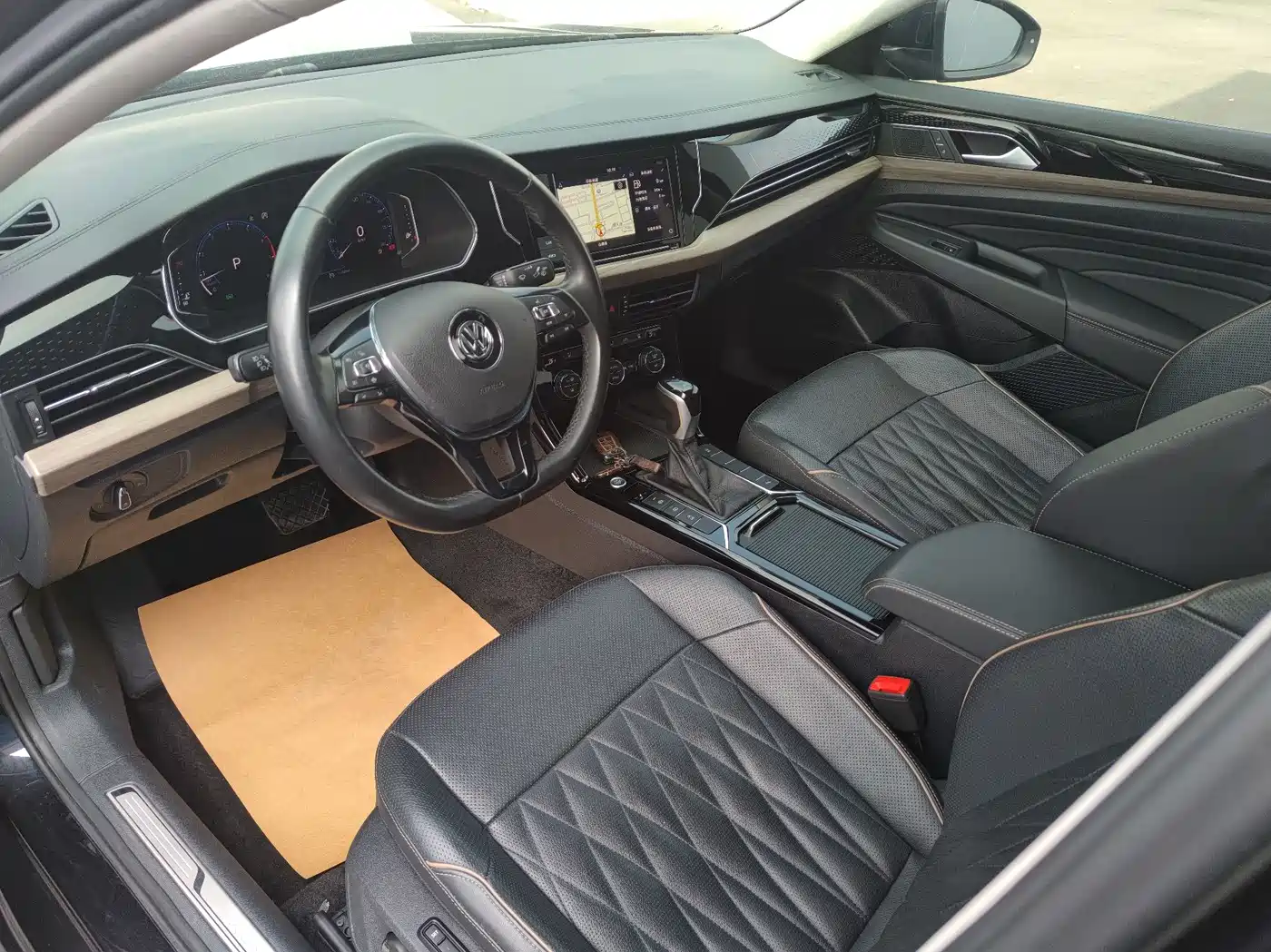 Volkswagen Passat 2019 330TSI Luxury Edition China VI фото 5