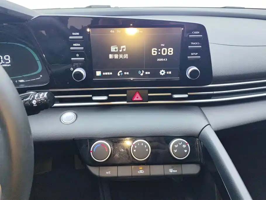 Hyundai Elantra 2023 1.5L CVT GLX Elite Edition фото 13