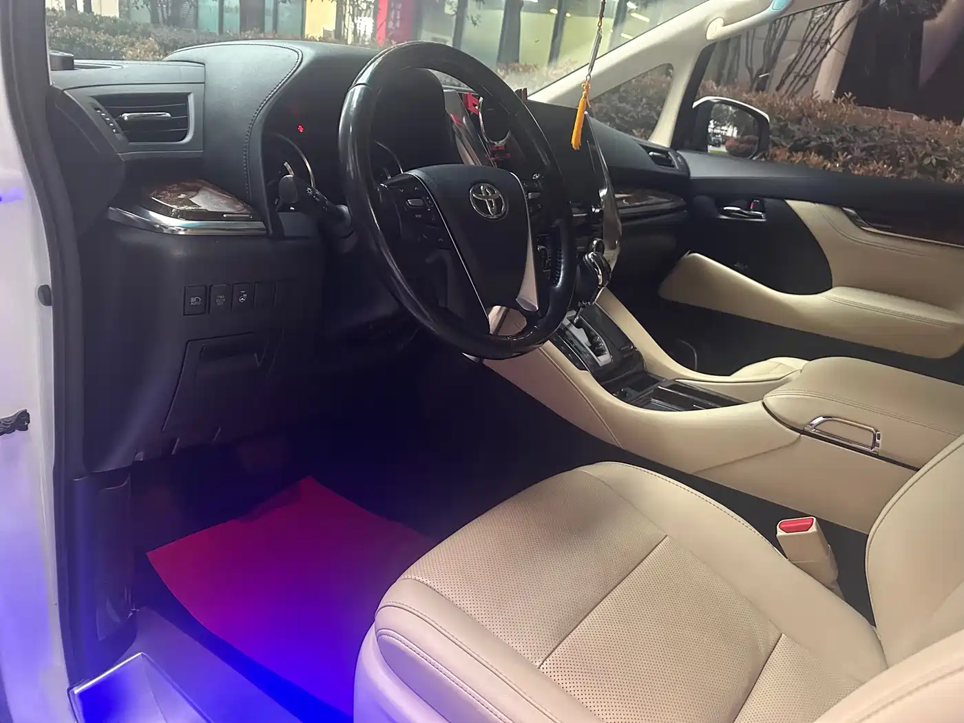 Toyota Alphard 2021 Hybrid 2.5L Luxury фото 7