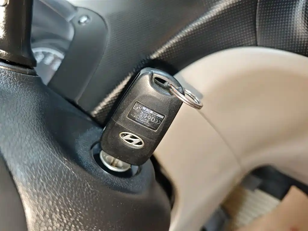 Hyundai Verna 2014 1.4L Automatic Smart GLS фото 8