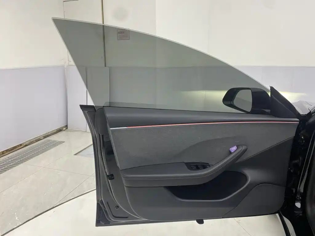 Tesla Model 3 2026 2025 Model Year Facelift Rear-Wheel Drive