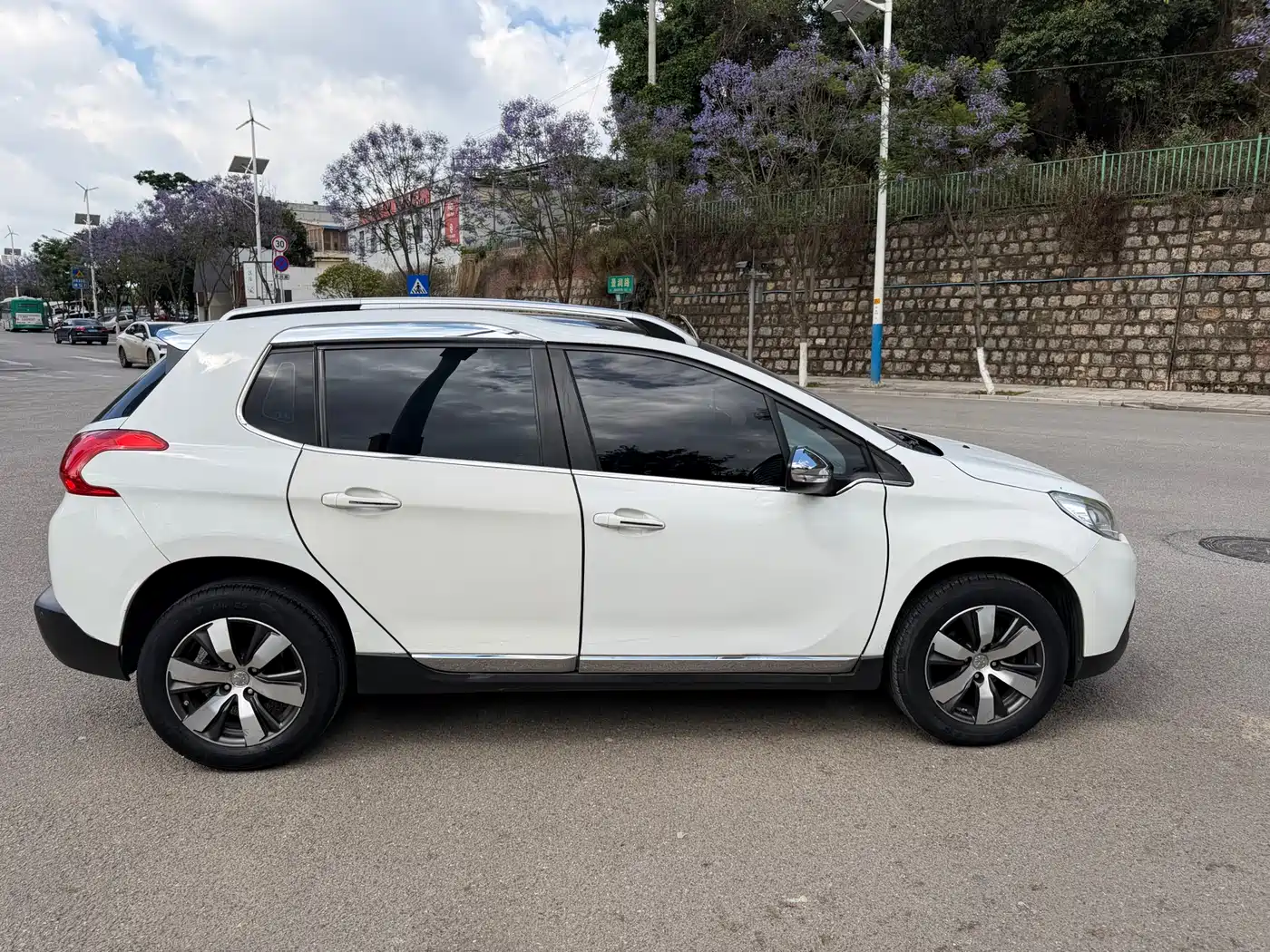 Peugeot 2008 2014 1.6L Automatic Navigation Edition фото 24