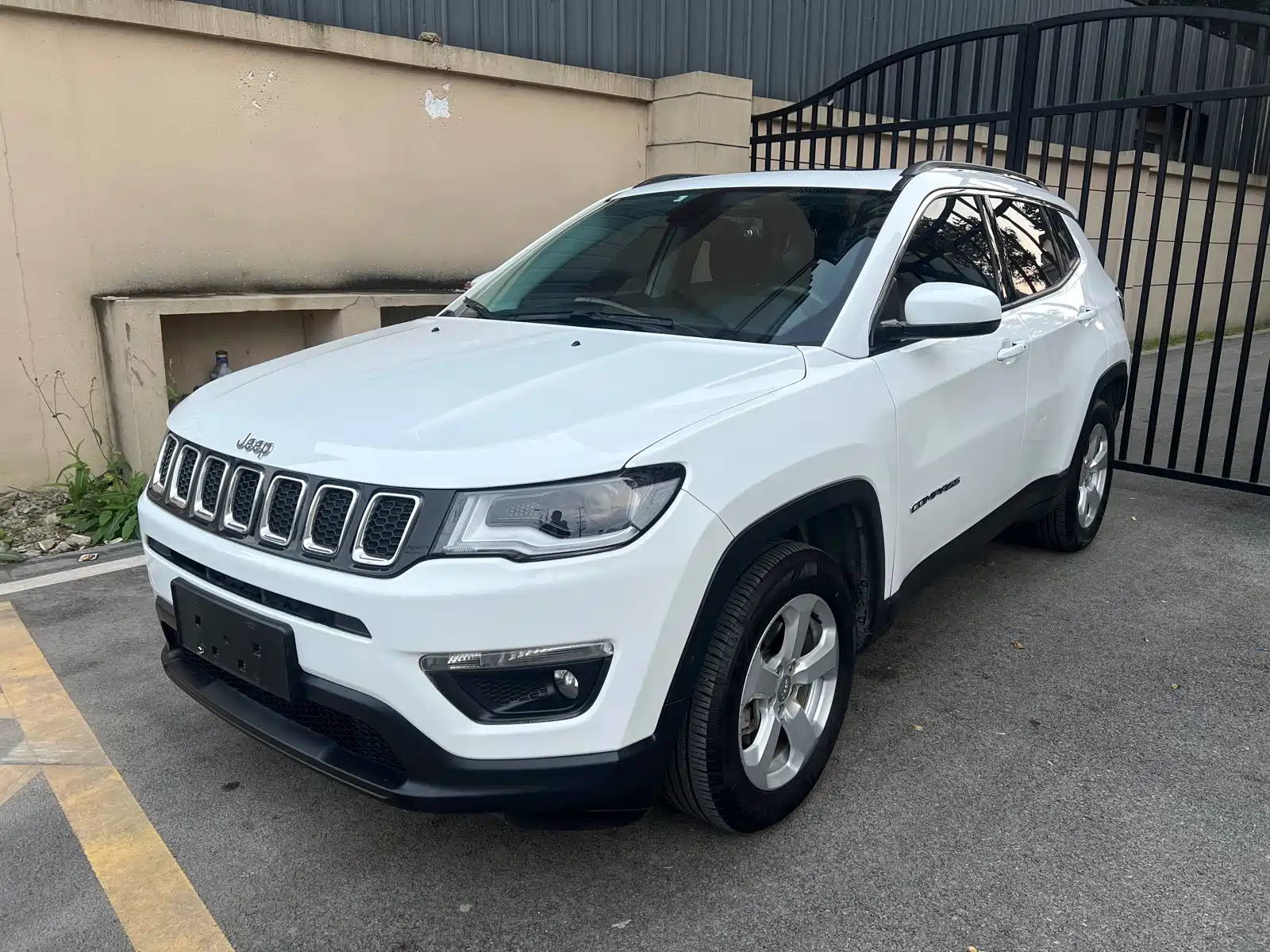 Фото 1 - Jeep Compass
