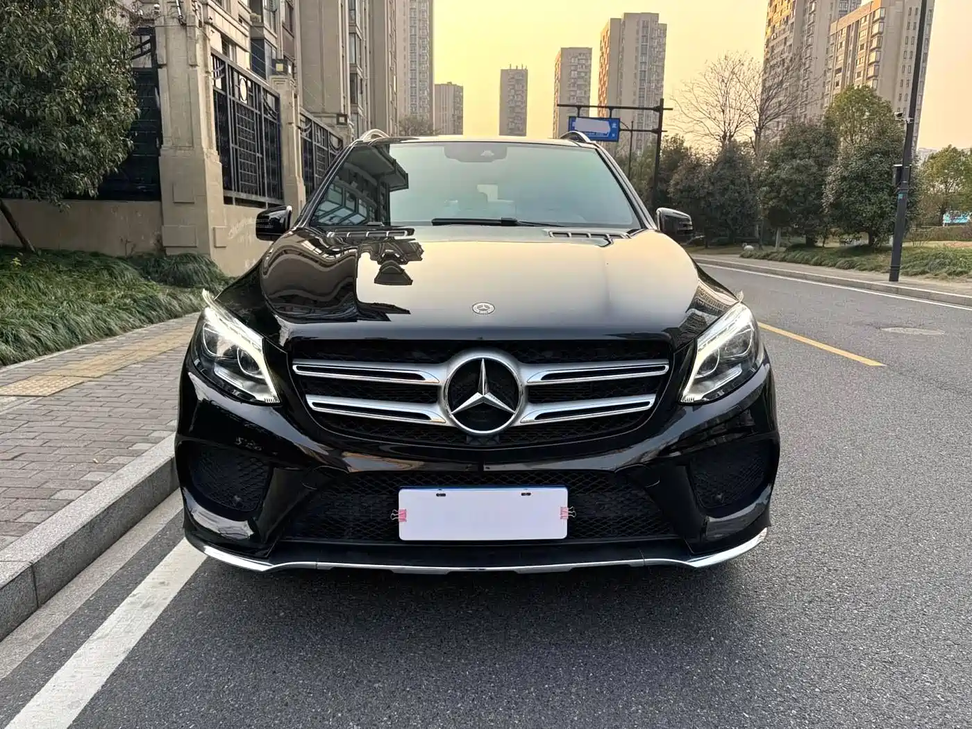 Mercedes-Benz GLE 2018 GLE 320 4MATIC Dynamic Ultimate Edition фото 2