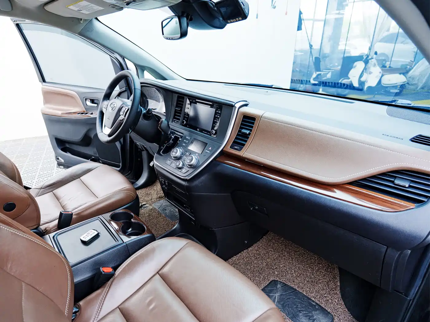 Toyota Sienna 2015 3.5L 4WD L фото 17