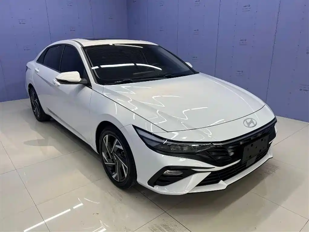 Hyundai Elantra 2023 1.5L CVT GLX Elite Edition фото 3