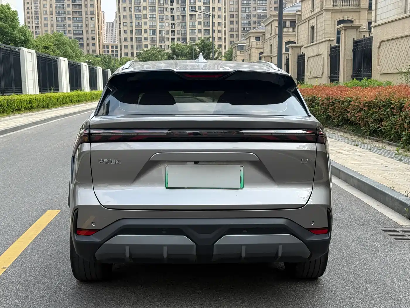 Geely Galaxy Galaxy L7 2024 1.5T 115km MAX Soaring Dragon Edition фото 4