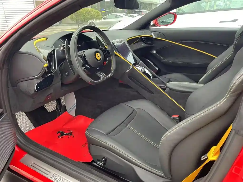 FERRARI ROMA