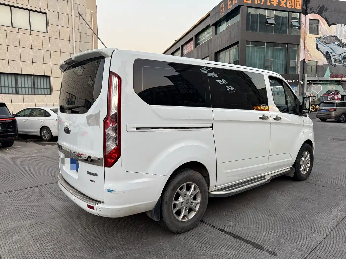 Ford Transit 2019 2019 2.0T Diesel Business Travel Short Wheelbase Low Roof 7-seater China VI
