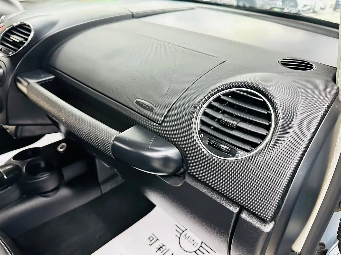 Volkswagen Beetle 2010 1.8T BlackOrange Luxury Edition фото 21