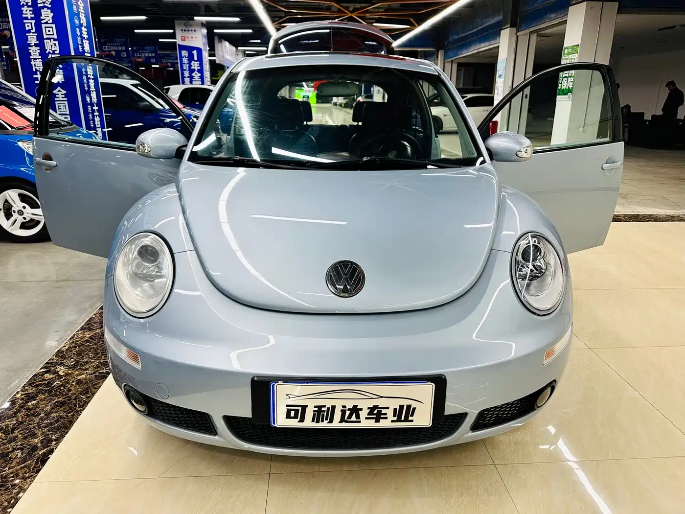 Volkswagen Beetle 2010 1.8T BlackOrange Luxury Edition фото 25