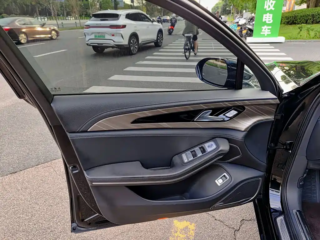 Hongqi H9 2021 2020 2.0T Smart Connection Qi Xiang Edition