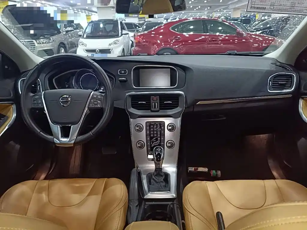 Volvo V40 2017 2017 T3 R-Design