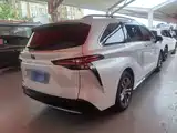 Photo 5 - Toyota Sienna
