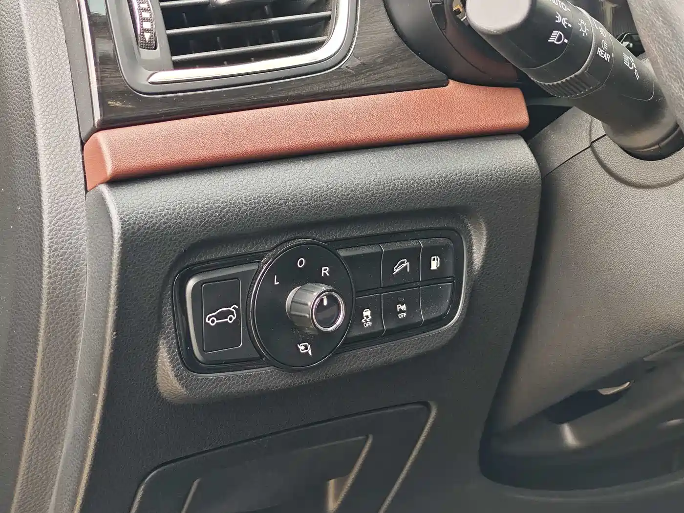 GAC Trumpchi Trumpchi GS8 2017 320T 2WD Luxury Smart Connect (7-seater) фото 7