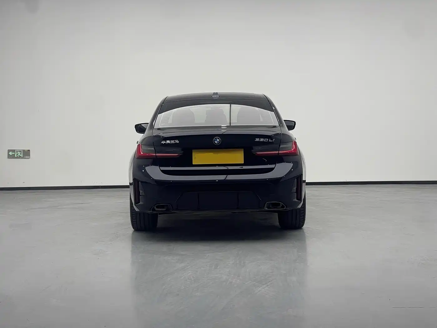 BMW 3 Series 2026 330Li M Sport Shadowline Package фото 6