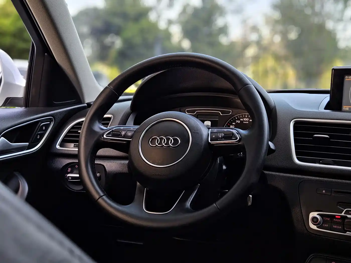 Audi Q3 2015 35 TFSI quattro Technology фото 13