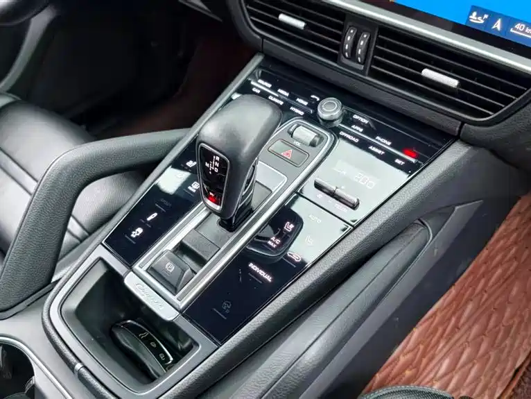 PORSCHE CAYENNE NEW ENERGY