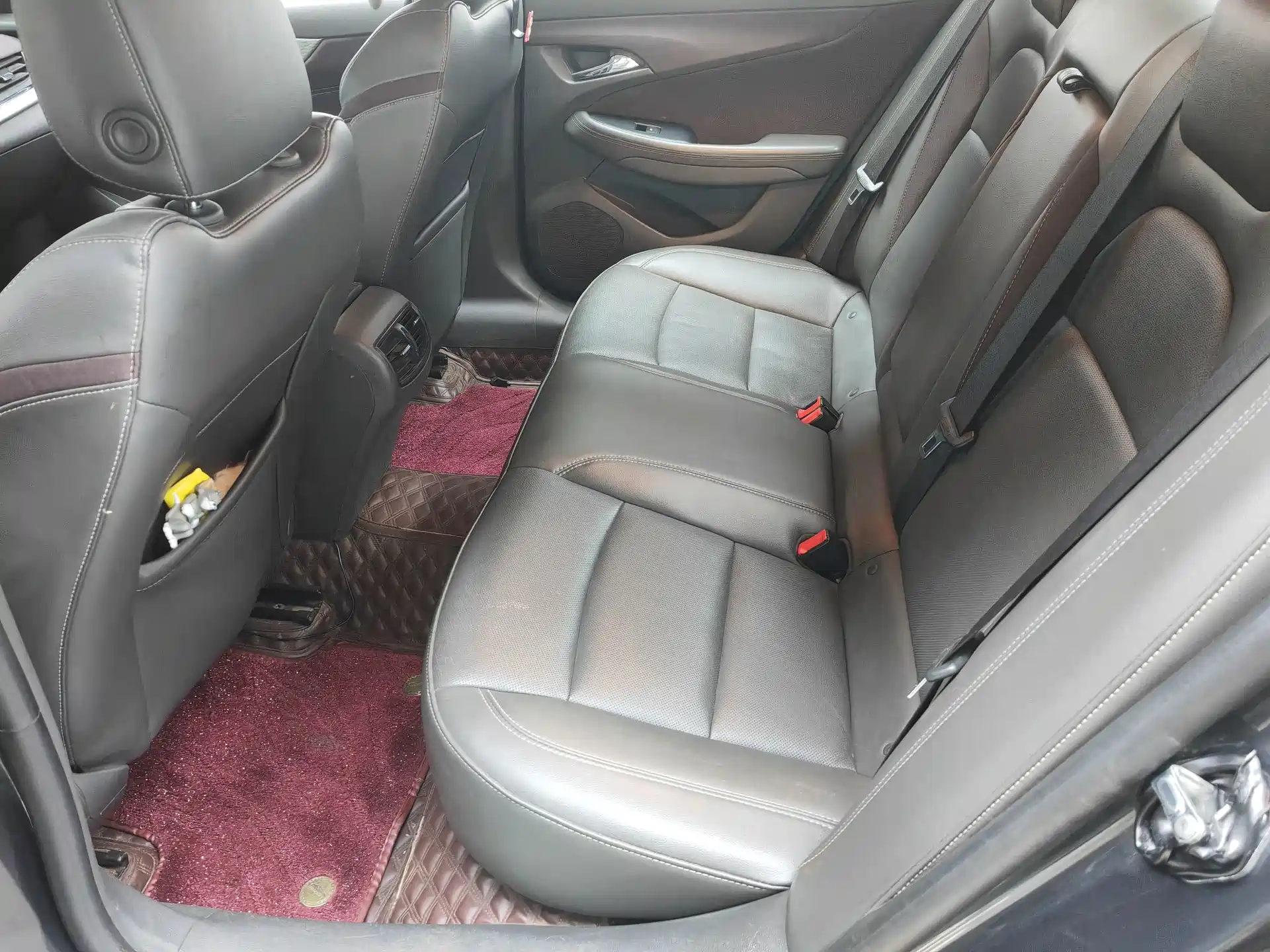 Photo 6 - Chevrolet Malibu