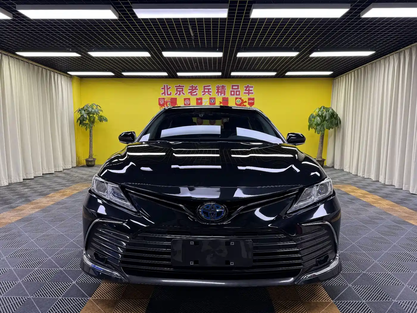 Toyota Camry 2021 Hybrid 2.5HGVP Leading Edition фото 2