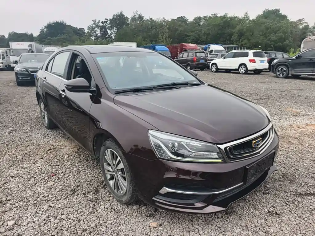 Фото 4 - Geely Emgrand