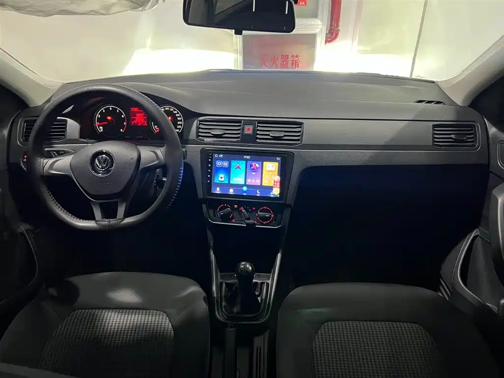 VOLKSWAGEN SANTANA