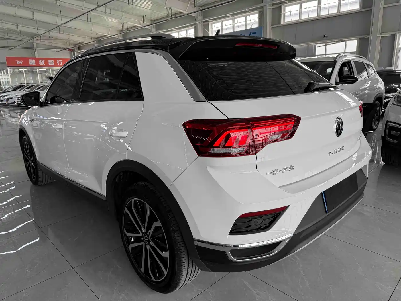 Volkswagen T-ROC 2022 280TSI DSG 2WD Comfort PLUS фото 6