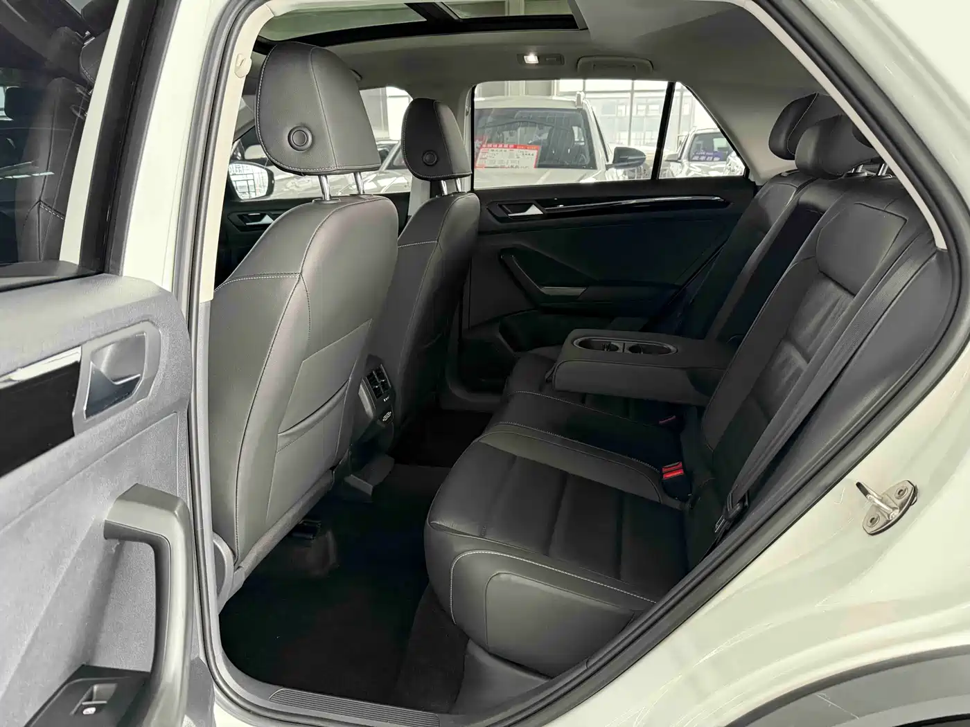 Volkswagen T-ROC 2022 280TSI DSG 2WD Comfort PLUS фото 15