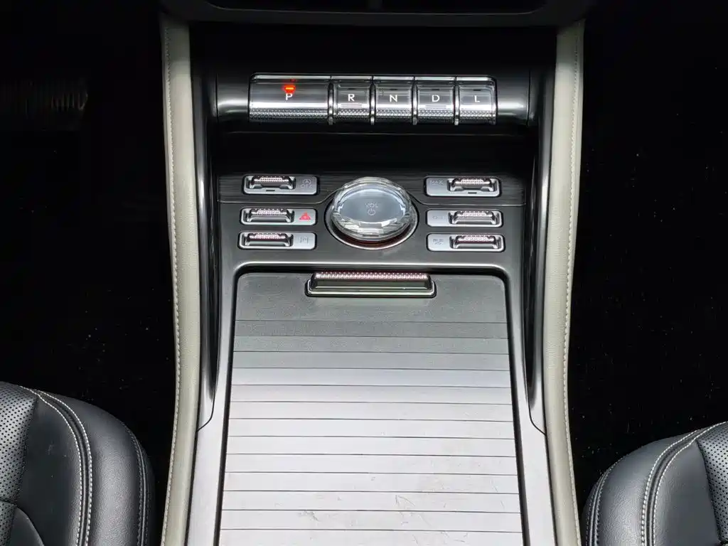 LINCOLN NAVIGATOR