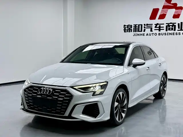 Audi A3 A3L Limousine 35 TFSI, Стиль Спорт