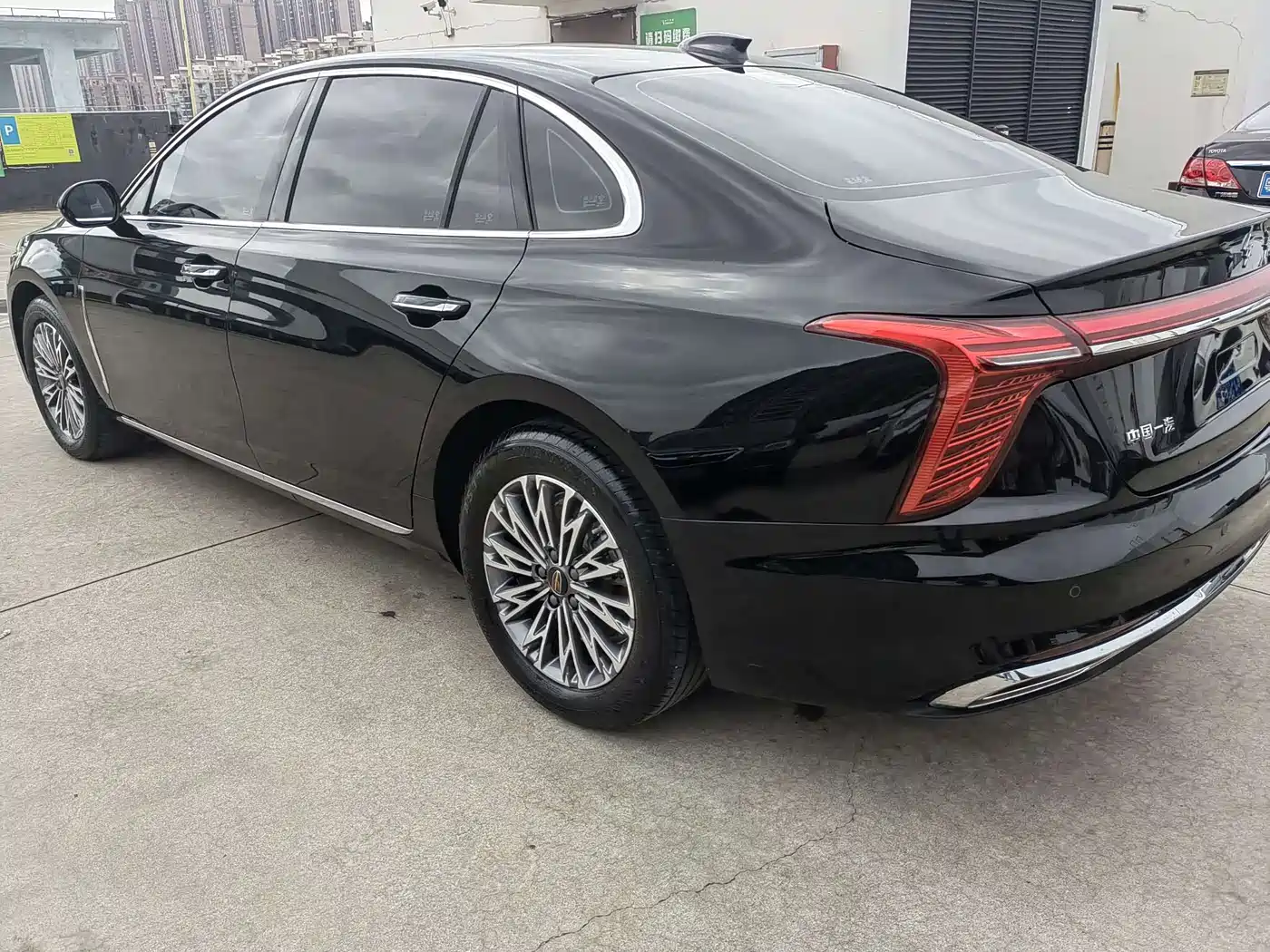 Hongqi H5 2023 1.5T DCT Smart Connect Flag Rhythm фото 14