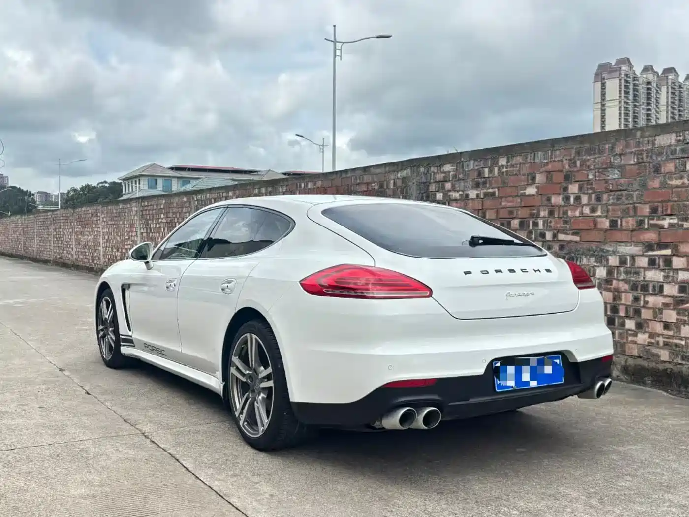 Фото 3 - Porsche Panamera