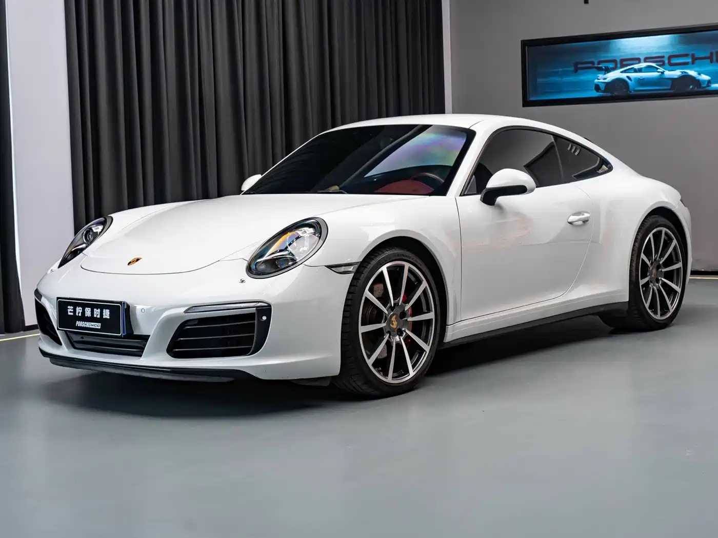 Photo 1 - Porsche 911