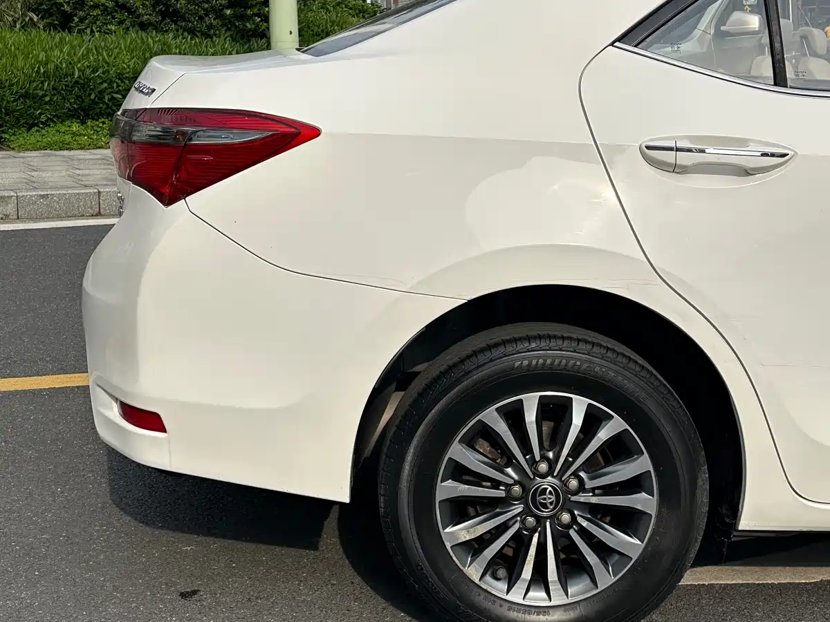 Toyota Corolla 2017 Facelift 1.2T S-CVT GL фото 23