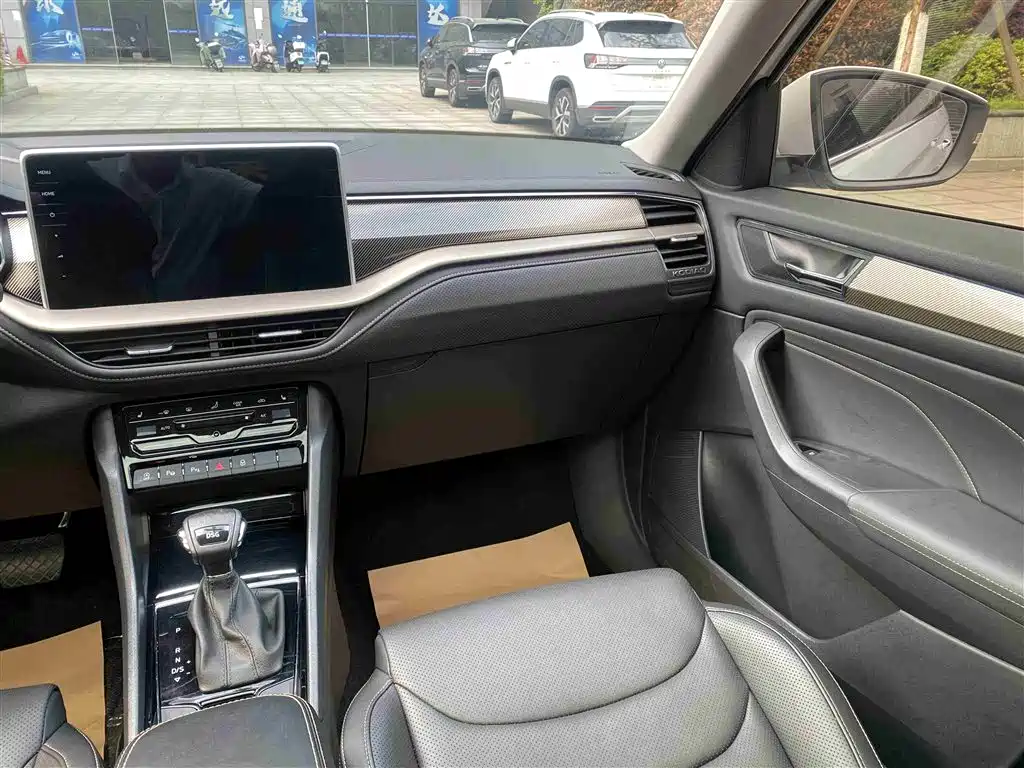 Škoda Kodiaq 2022 Facelift TSI330 5-seat FWD Luxury Edition фото 10