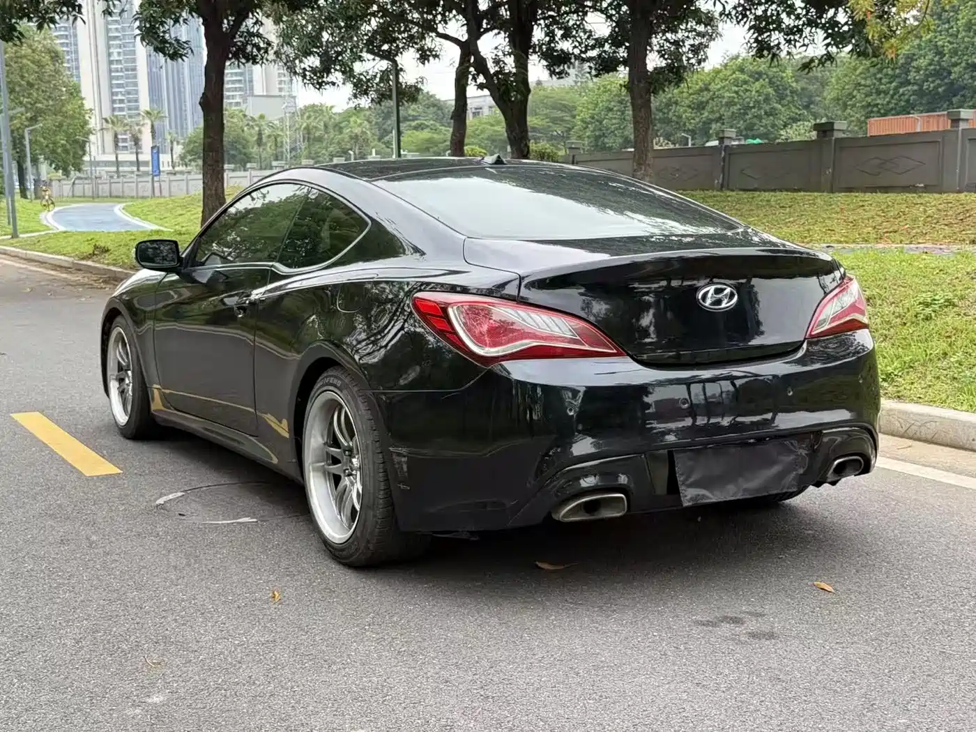 Hyundai Genesis Coupe 2012 2.0T Automatic Elegant Edition фото 4