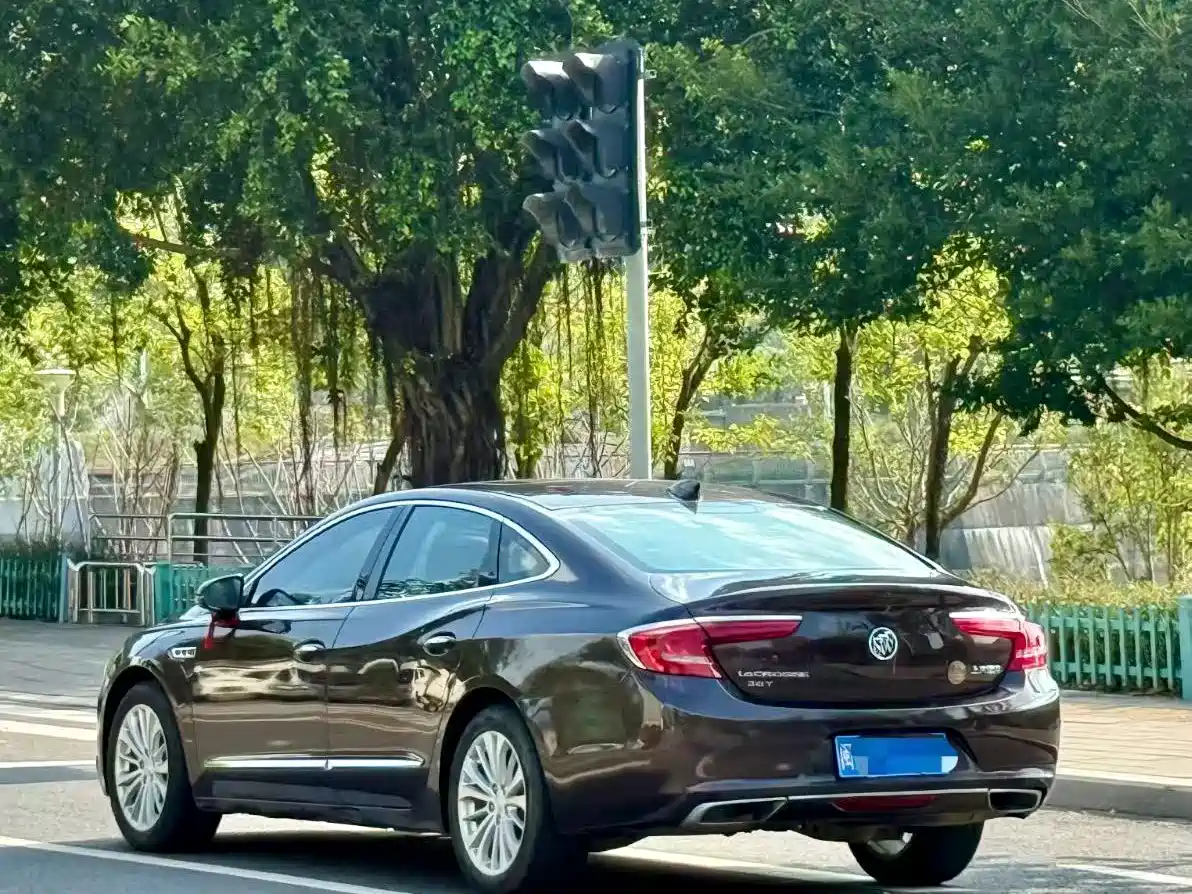 Buick LaCrosse 2018 Model 28T Elite Edition фото 4