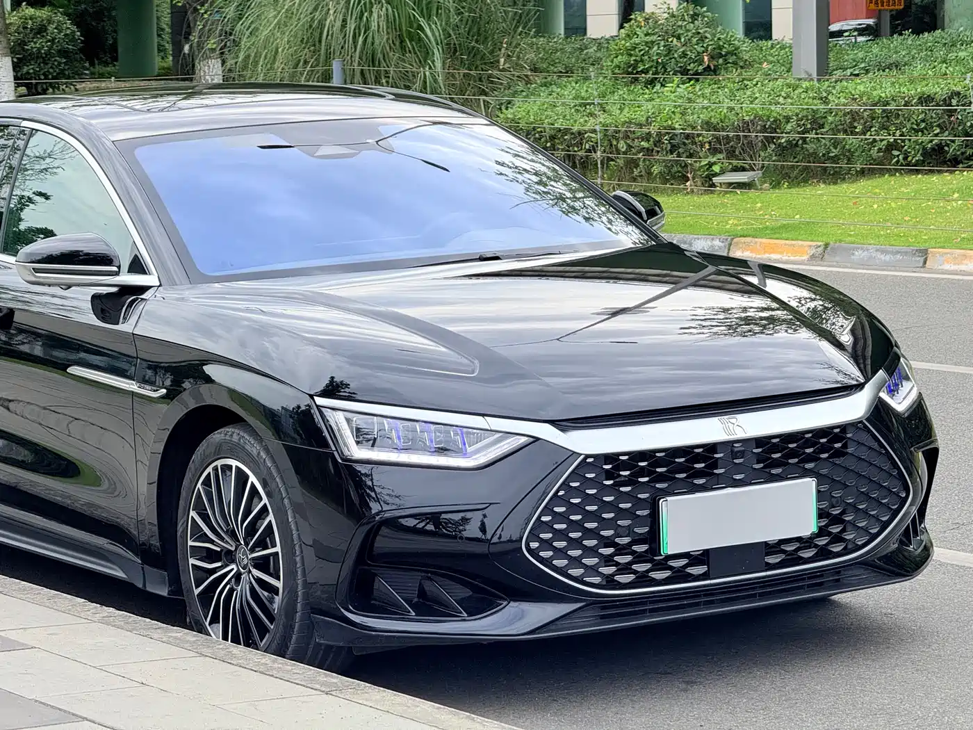 BYD Han 2022 DM-i 121KM Premium Edition фото 4