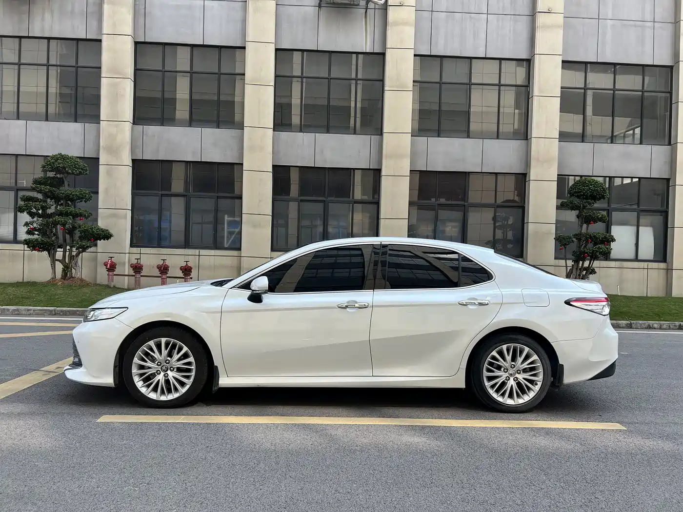 Toyota Camry 2019 2.5G Luxury Edition China VI фото 21