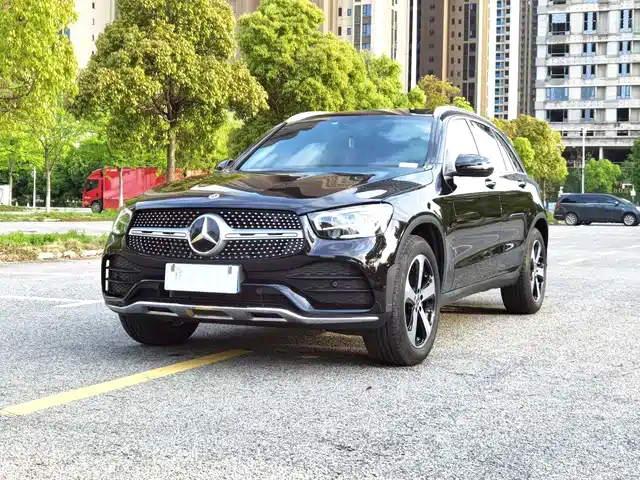 MERCEDES-BENZ GLC