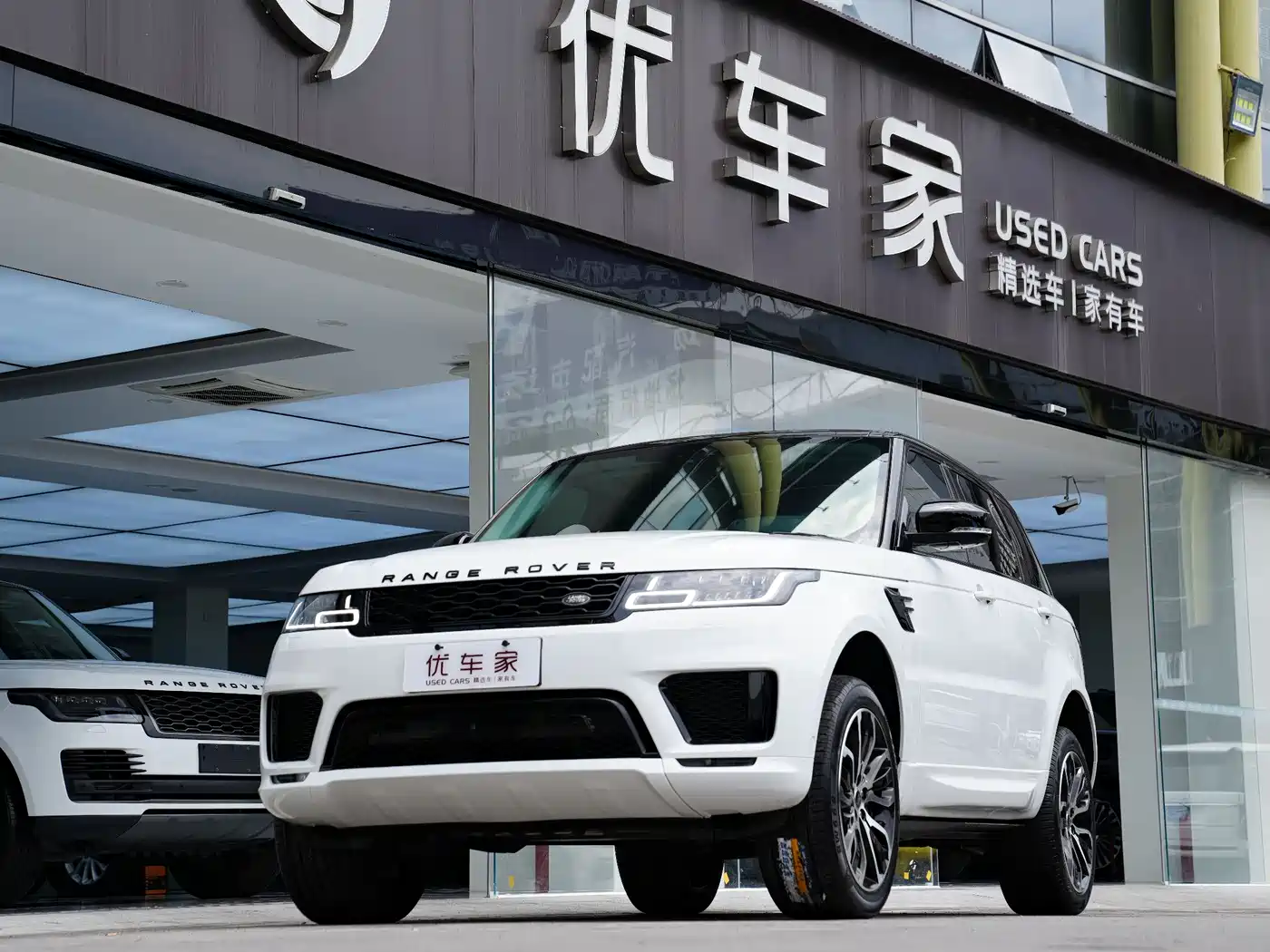 Land Rover Range Rover Sport 2021 3.0 L6 Gloss Black Edition