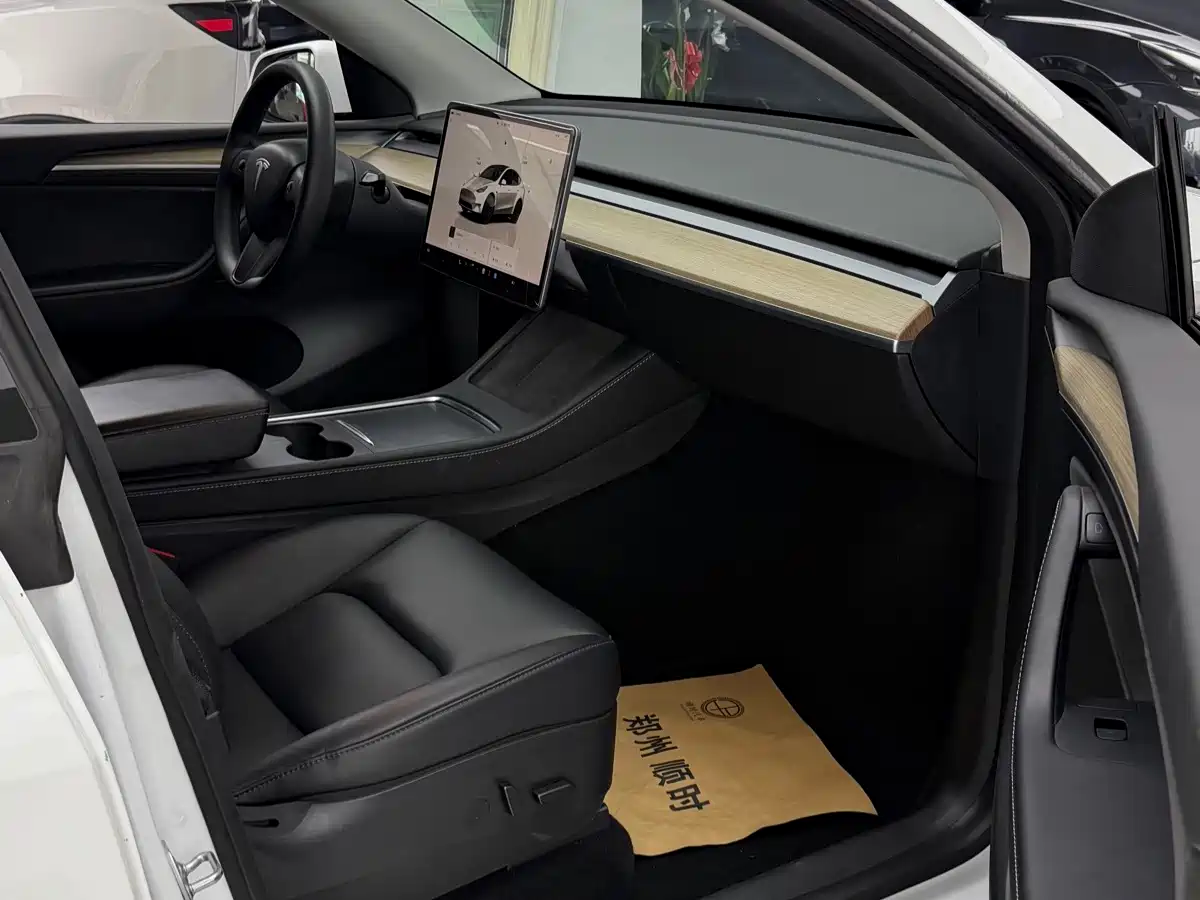 Фото 9 - Tesla Model Y