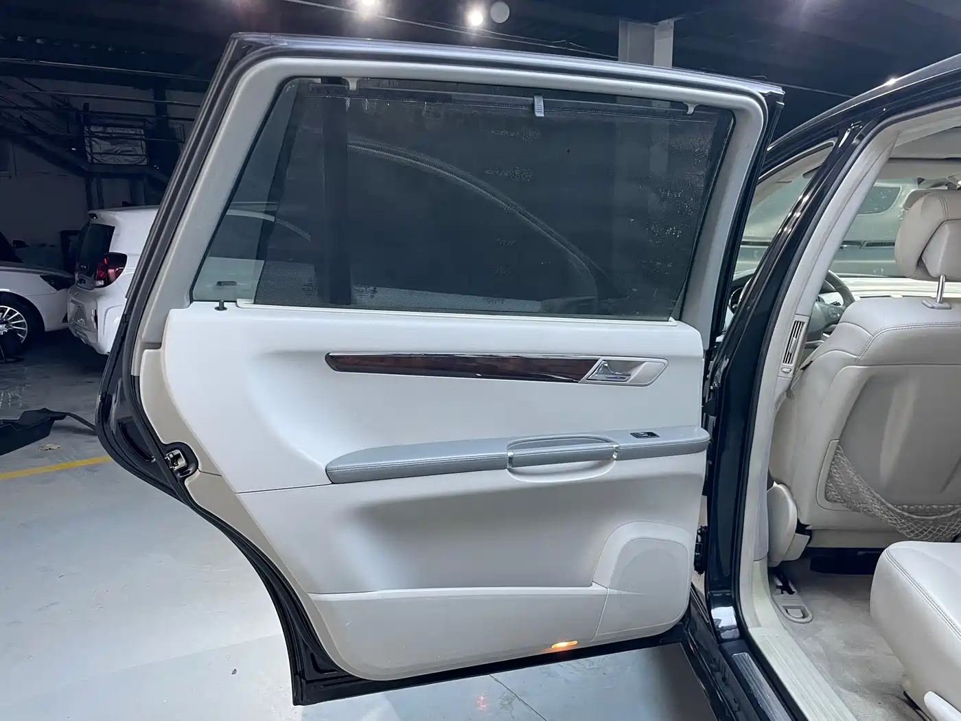 Mercedes-Benz R-Class 2009 Model R 300 L Business Version фото 14
