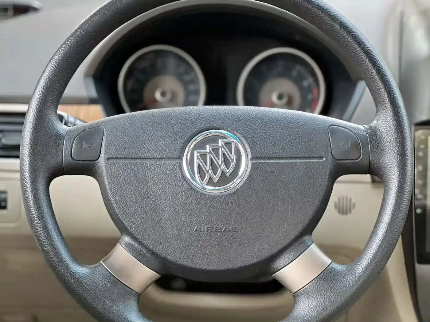 Buick Excelle 2015 1.5L Automatic Classic фото 2