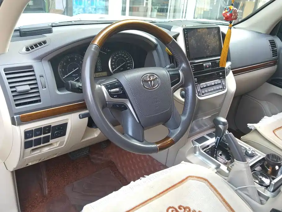 Toyota Land Cruiser (Import) 2018
