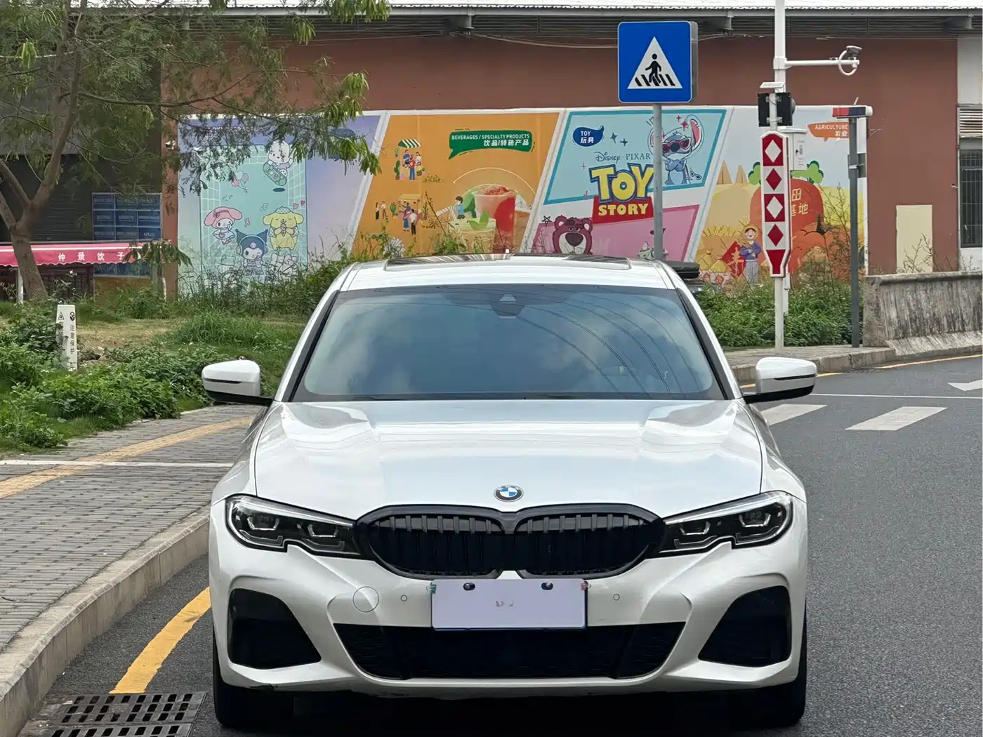 BMW 3 Series 2022 325Li M Sport Package фото 2