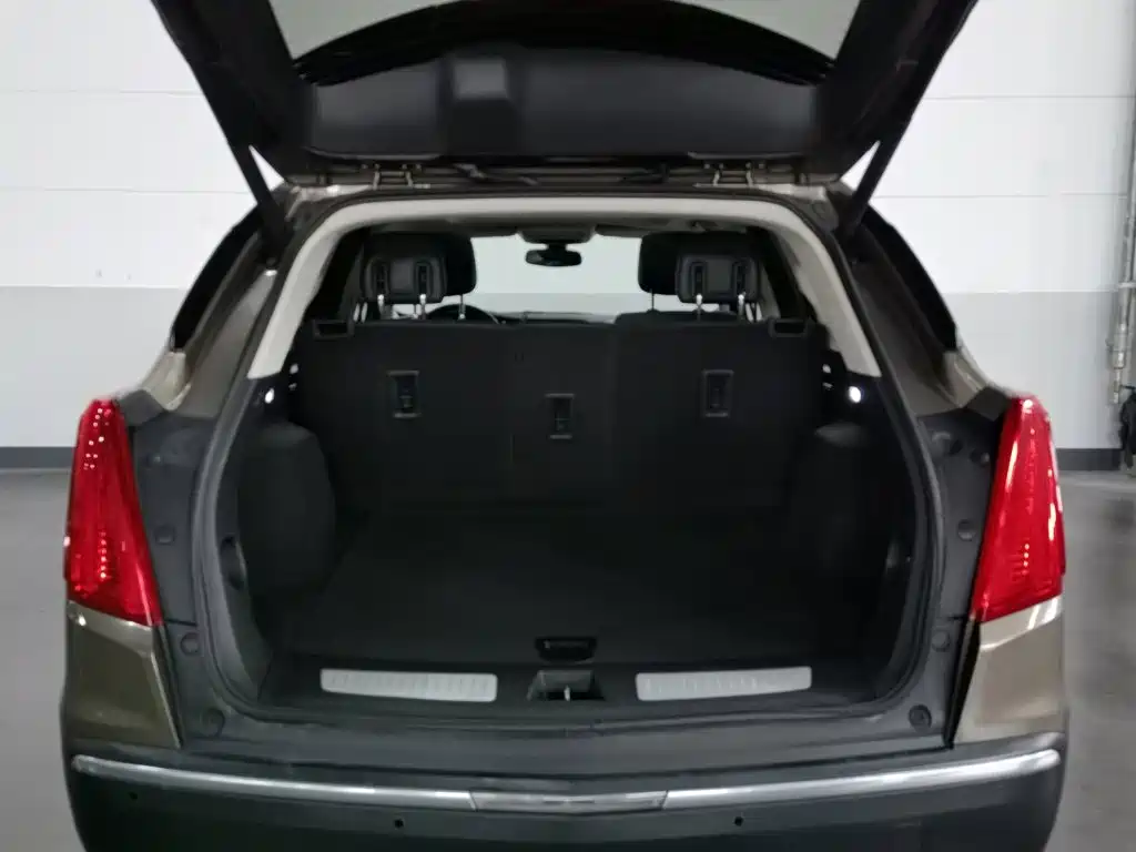 Cadillac XT5 2017 2016 25T Luxury Model